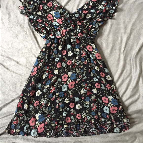 *SOLD* Ruffle Black Floral Maternity Dress - Picture 7 of 8